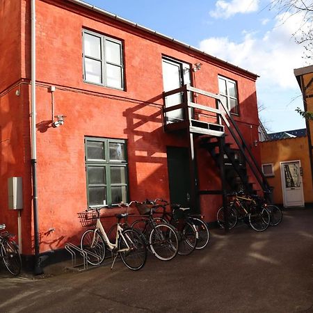 Charming Red Courtyard Apartment Copenhague Extérieur photo