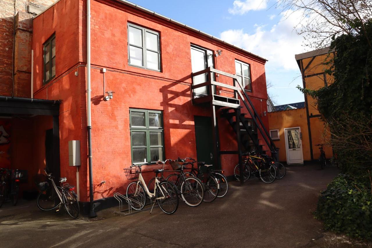 Charming Red Courtyard Apartment Copenhague Extérieur photo